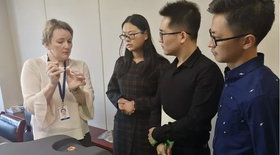 ADANI臺(tái)式電子順磁共振波譜儀廠家副總裁